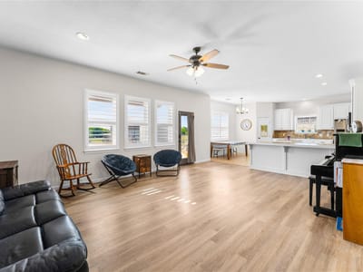 Property photo 5 at 9122 Stinnett Mill RD - 4 bed 2 bath home