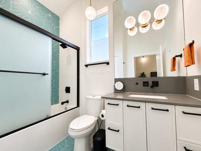Property photo 3 at 913 Duncan LN Unit #201 - 1 bed 1 bath home