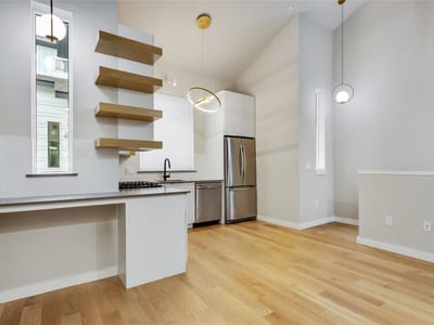 Property photo 3 at 913 Duncan LN Unit #203 - 1 bed 1 bath home