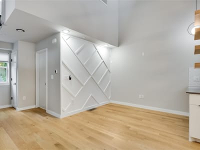 Property photo 4 at 913 Duncan LN Unit #203 - 1 bed 1 bath home