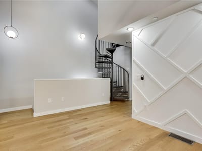 Property photo 5 at 913 Duncan LN Unit #203 - 1 bed 1 bath home