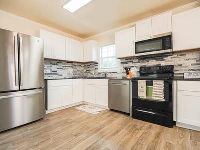 Primary bedroom at 913 Hander Ln - 3 bed 2 bath home
