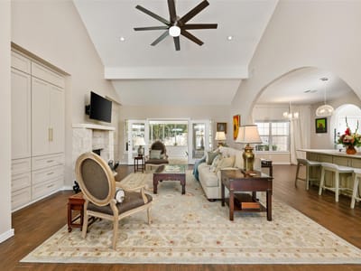 Property photo 5 at 914 Challenger - 3 bed 2 bath home