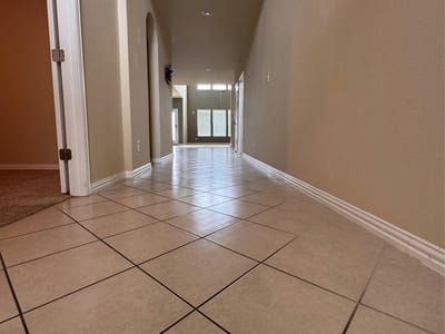 Property photo 3 at 914 Emory Stable DR - 4 bed 2 bath home