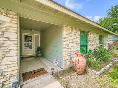 Primary bedroom at 914 Hermitage DR - 3 bed 2 bath home