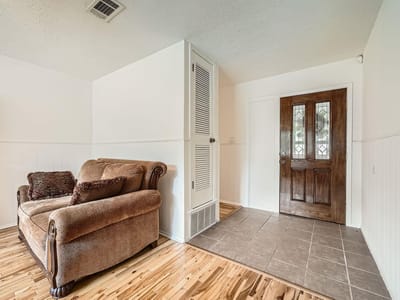 Bathroom at 914 Hermitage DR - 3 bed 2 bath home
