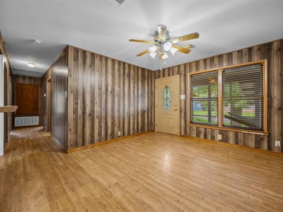 Primary bedroom at 914 Plum ST - 4 bed 2 bath home