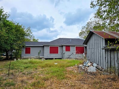 Primary bedroom at 914  Porter St - 3 bed 1 bath home