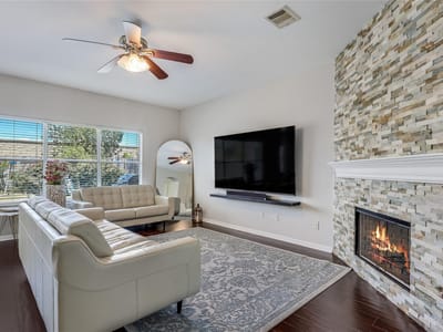 Primary bedroom at 916 Abbeyglen Castle DR - 6 bed 4 bath home