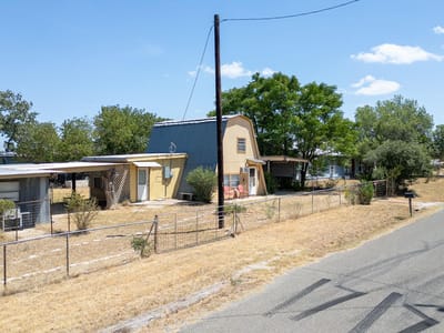 Property photo 4 at 916 Apache DR - 2 bed 1 bath home
