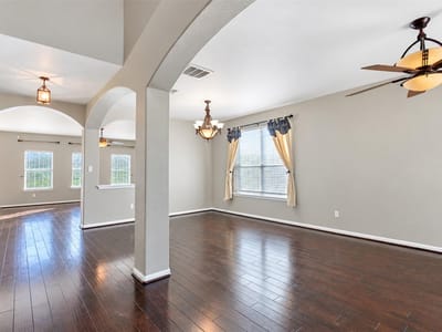 Photo 4 - 917 Abbeyglen Castle DR Photo 4 of 32 at 917 Abbeyglen Castle DR - 4 bed 2 bath home