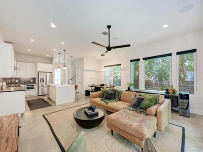 Living area at 918 Cardinal LN Unit #A - 3 bed 2 bath home