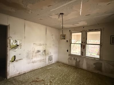 Bathroom at 918 S Brazos ST - 2 bed 1 bath home