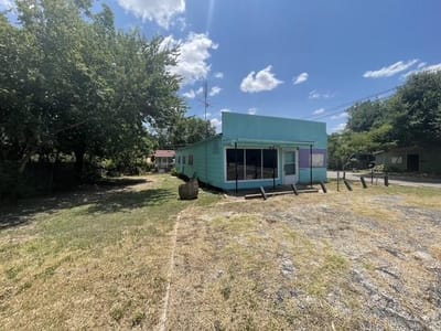 Property photo 2 at 919 W 4th ST - Doak Add, Taylor, TX