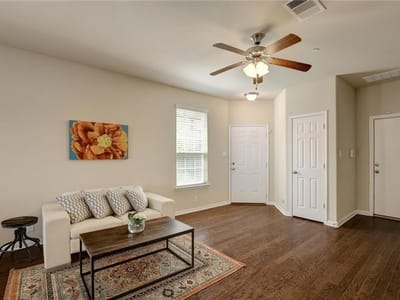 Photo 4 - 9201 Brodie LN Unit #9402 Photo 4 of 26 at 9201 Brodie LN Unit #9402 - 2 bed 2 bath home