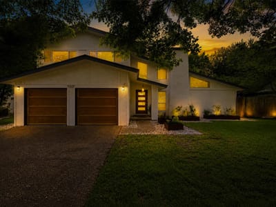 Property photo 2 at 9202 Hunters TRCE - 4 bed 2 bath home