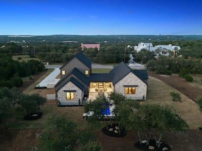 Property photo 2 at 9207 Zyle RD - 5 bed 4 bath home