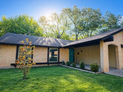 Primary bedroom at 9215 Hunters TRCE - 4 bed 2 bath home