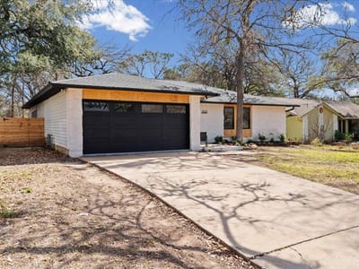 Primary bedroom at 9223 Independence LOOP - 4 bed 2 bath home