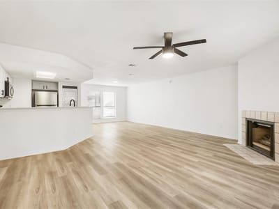 Living area at 923 E 41st ST Unit #105 - 2 bed 2 bath home