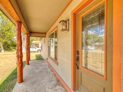 Primary bedroom at 924 W Live Oak St - 3 bed 2 bath home