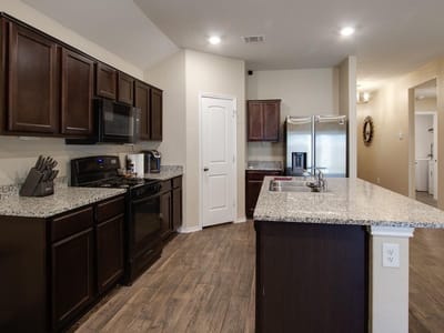 Property photo 4 at 928 Adler WAY - 4 bed 2 bath home
