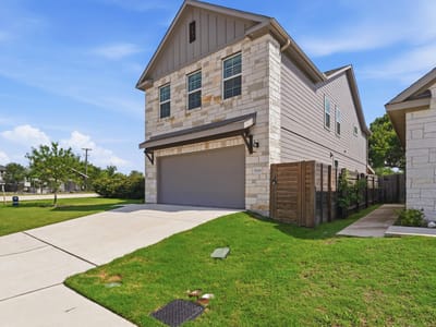 Primary bedroom at 928 Falkland TRCE - 5 bed 4 bath home