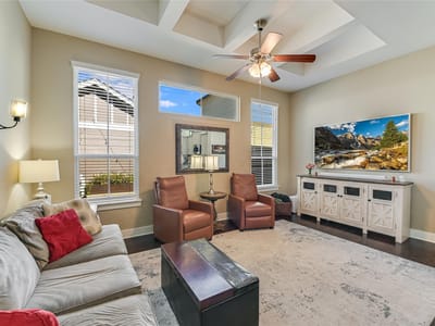 Living area at 928 Sugaree Ave - 4 bed 3 bath home