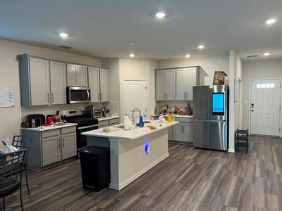 Kitchen at 929 Main ST - 4 bed 2 bath home