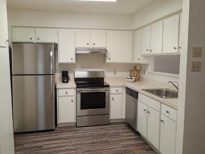 Living area at 9303 Quail Field Dr - Quail Creek Sec 07 Ph 01, Austin, TX
