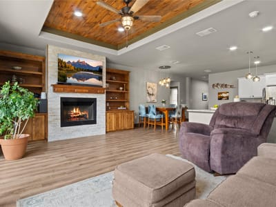 Primary bedroom at 932 Whitetail Ridge DR - 3 bed 2 bath home
