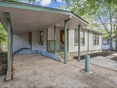 Living area at 933 Haynes ST - 3 bed 2 bath home