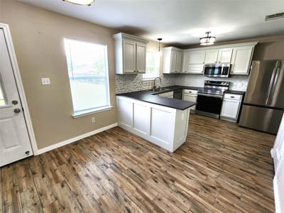 Living area at 933 Meadow Ridge LOOP - 3 bed 2 bath home