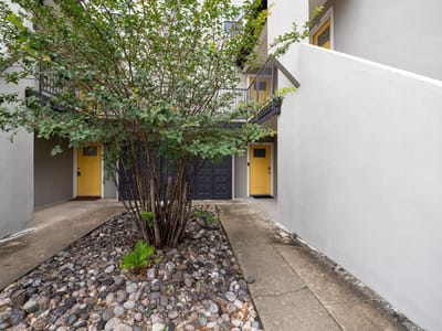 Property photo 3 at 935 La Posada DR Unit #131 - 1 bed 1 bath home