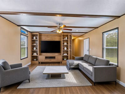 Living area at 935 Lower Red Rock RD - 3 bed 2 bath home