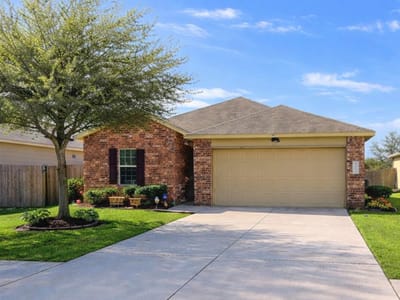 Living area at 9421 China Rose DR - 3 bed 2 bath home