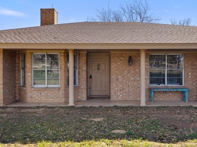 Living area at 950 S Fm 486 - 4 bed 2 bath home