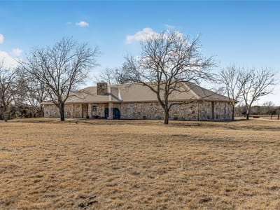 Primary bedroom at 950 Stagecoach Rd - 4 bed 2 bath home