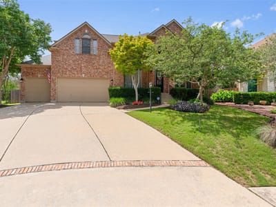 Living area at 9500 CORBE Dr - 5 bed 4 bath home