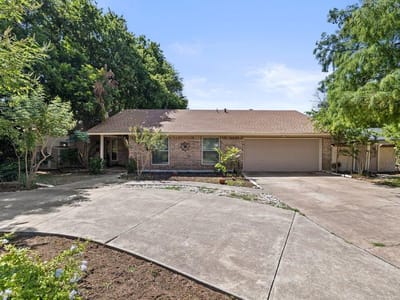 Property photo 3 at 9513 Braeburn GLN - 3 bed 2 bath home
