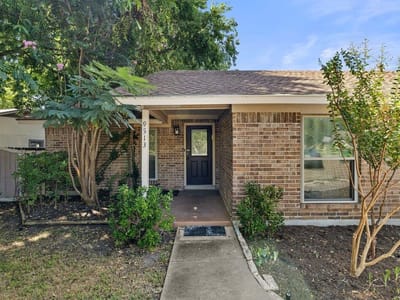 Property photo 5 at 9513 Braeburn GLN - 3 bed 2 bath home