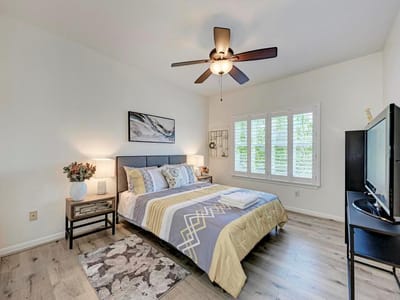 Living area at 9525 N Capital Of Texas Hwy Unit #635 - 2 bed 2 bath home