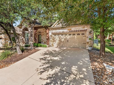 Photo 2 of 35 at 9550 Savannah Ridge DR Unit #38 - 3 bed 2 bath home
