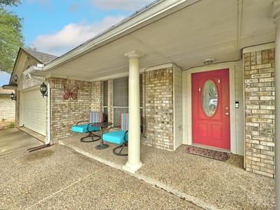 Living area at 9602 Tea Rose Trl - 4 bed 2 bath home