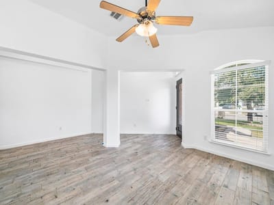 Primary bedroom at 967 Divine WAY - 5 bed 3 bath home