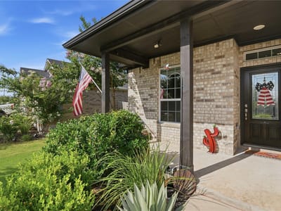 Living area at 968 Blue Oak BLVD - 3 bed 2 bath home