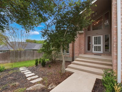 Kitchen at 968 Queens Dr - 4 bed 3 bath home