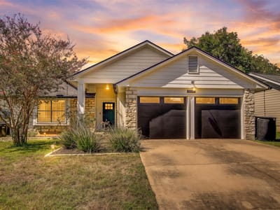 Photo 4 of 30 at 9706 Woodshire DR - 3 bed 2 bath home