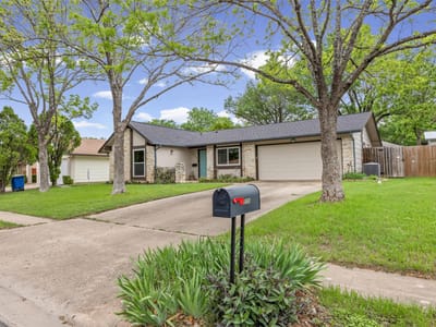 Living area at 9709 Cottle Dr - 3 bed 2 bath home