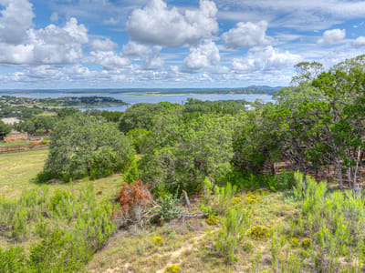 Living area at 980 El Capitan Trl - First Mountain, Canyon Lake, TX